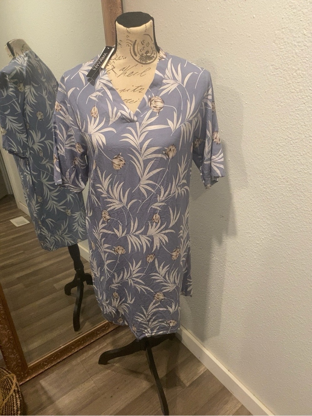 Blue Floral Short-Sleeve V-Neck Swim Coverup Dress - Picture 2 of 6